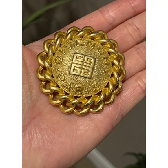 ✨Authentic Vintage GIVENCHY PARIS Logo Large Brooch Pin - Picture 9 of 11